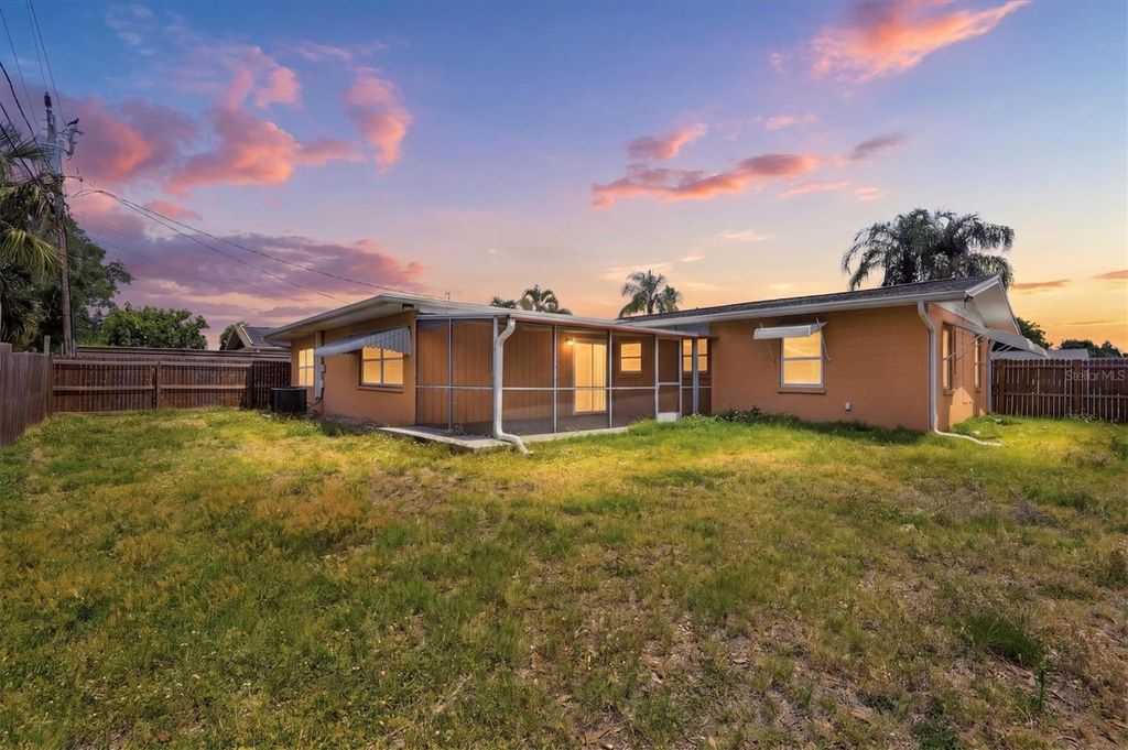 Photo of 5608 Murdock Avenue, Sarasota, FL 34231 (MLS # A4691209)