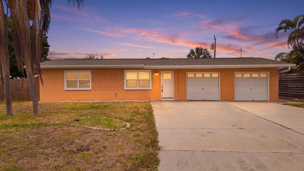 Photo of 5608 Murdock Avenue, Sarasota, FL 34231 (MLS # A4691209)