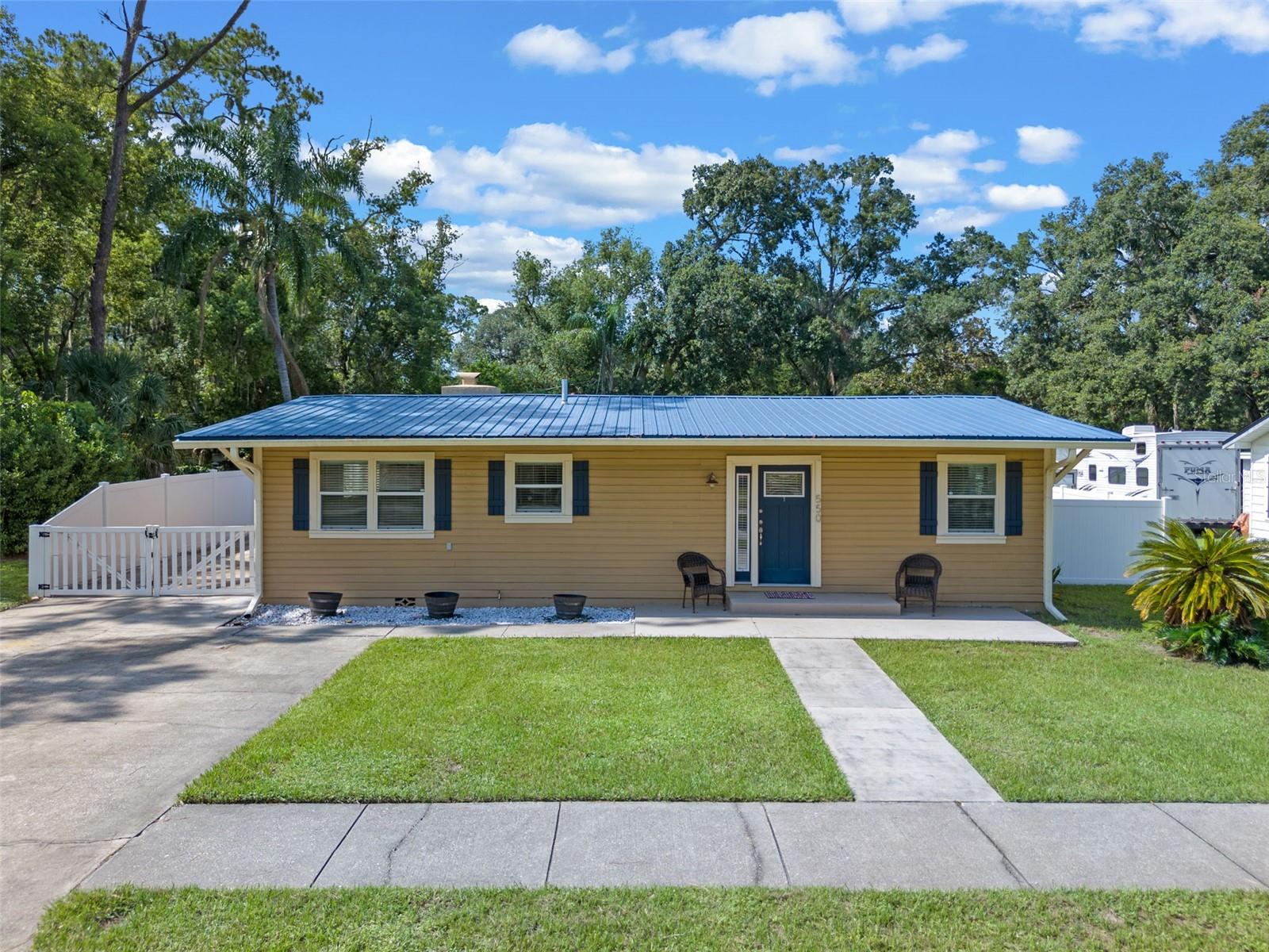 550 PLUMOSA DRIVE