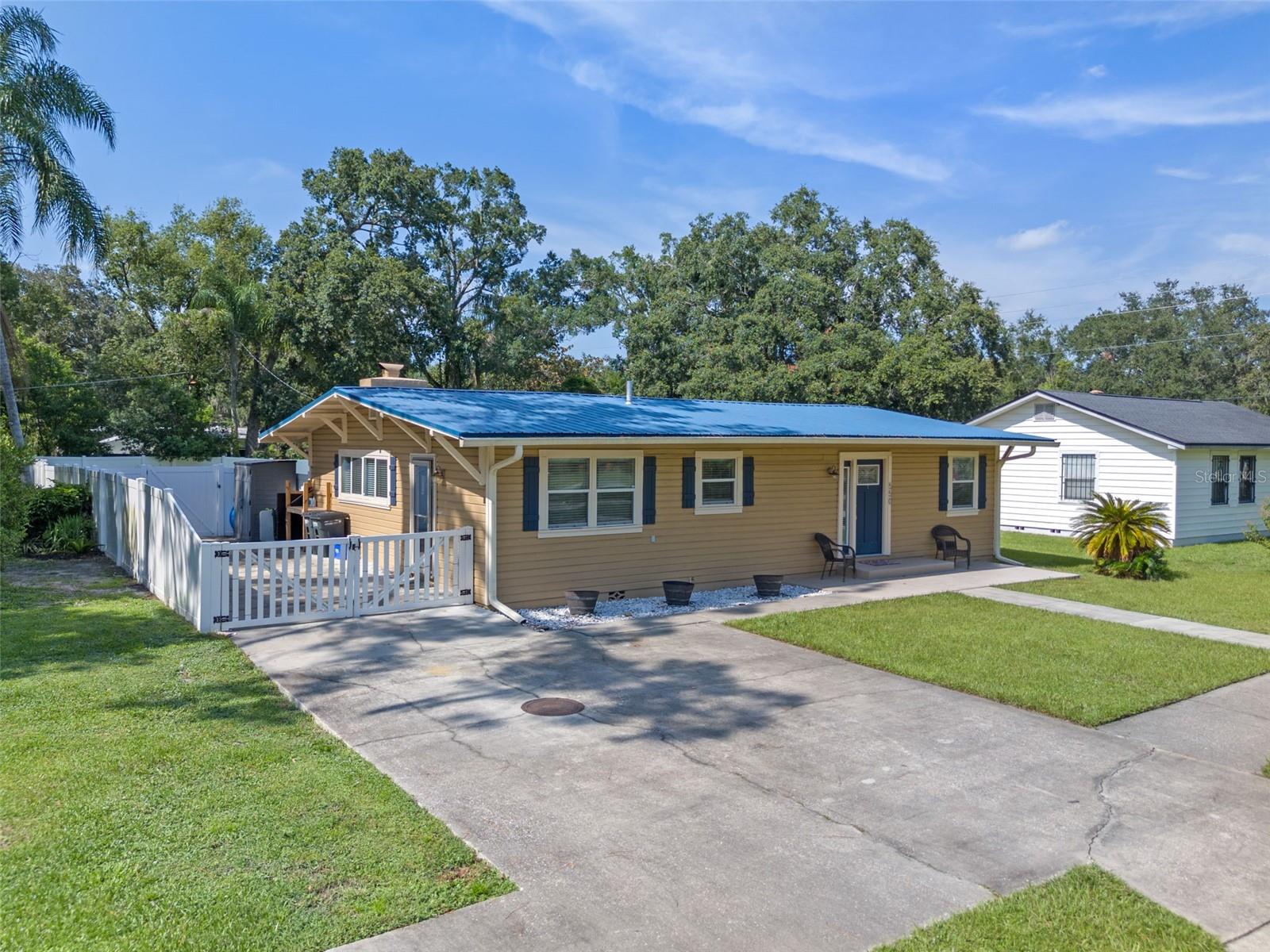 550 PLUMOSA DRIVE