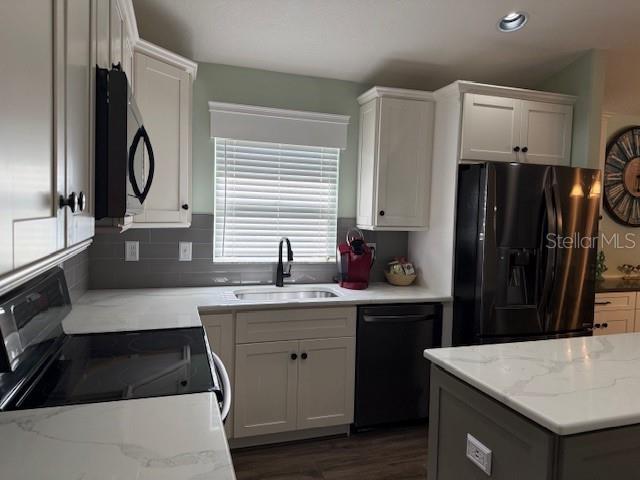 REGAL OAKS - Residential