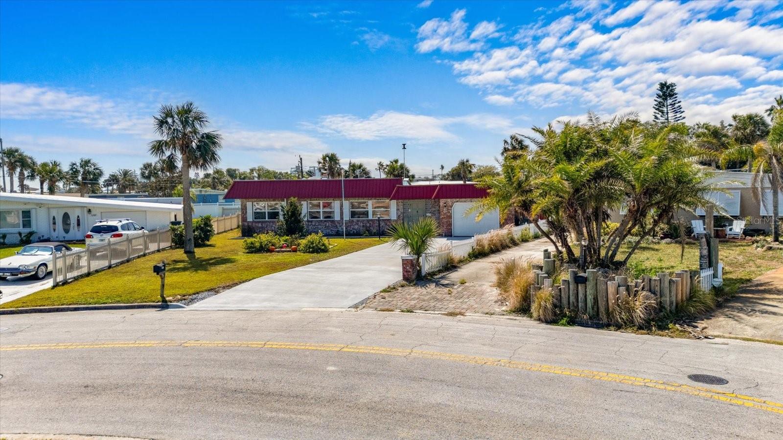 1247 WAVERLY DRIVE