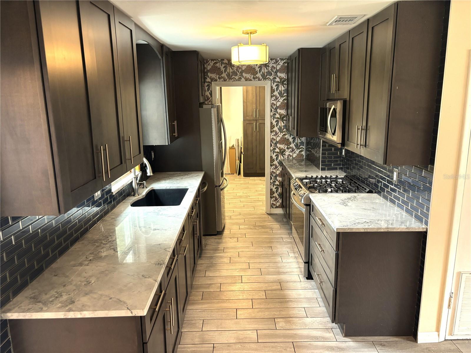 LAKE WAYMAN HEIGHTS - Residential