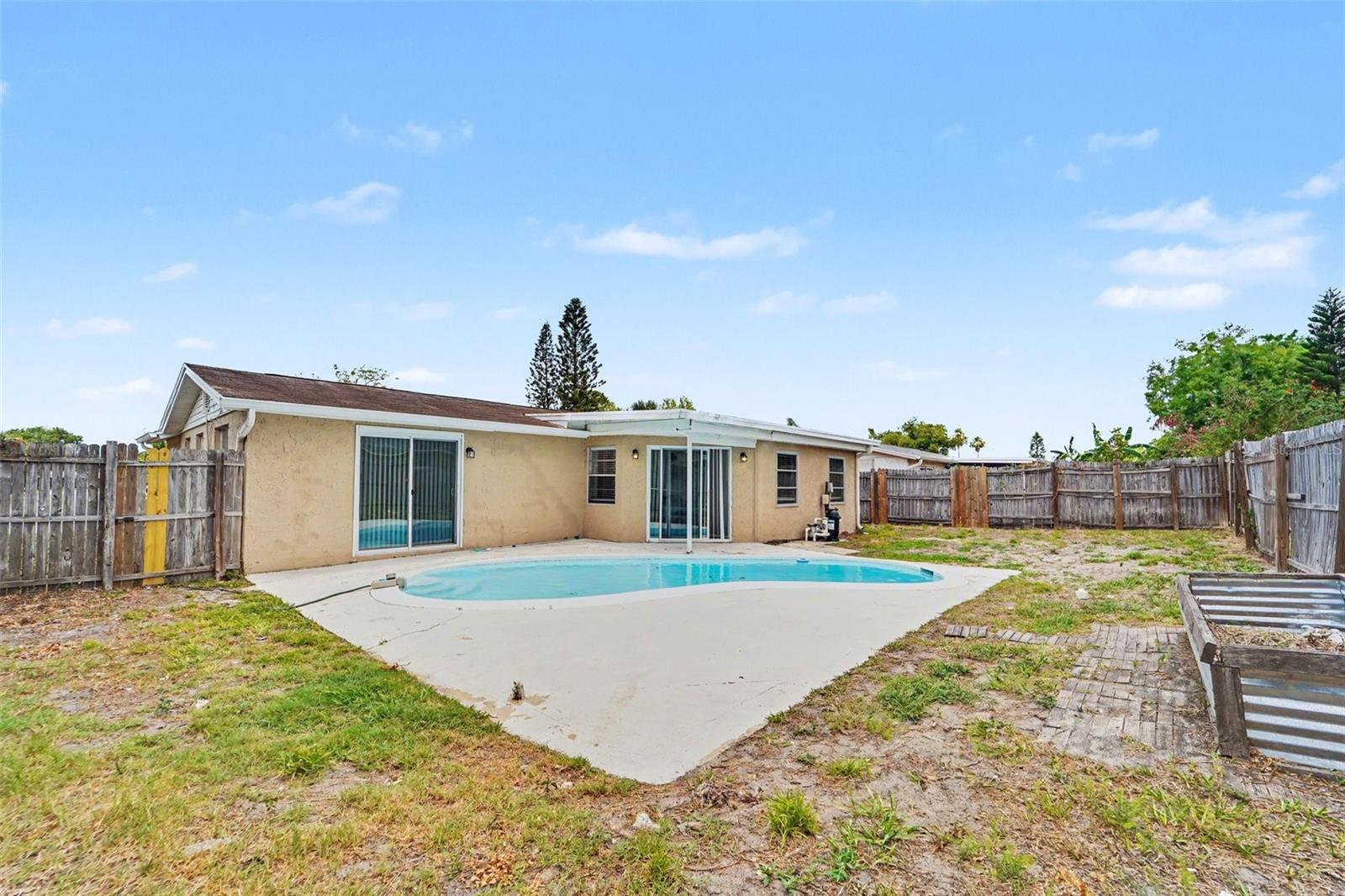 EMBASSY HILLS - Residential