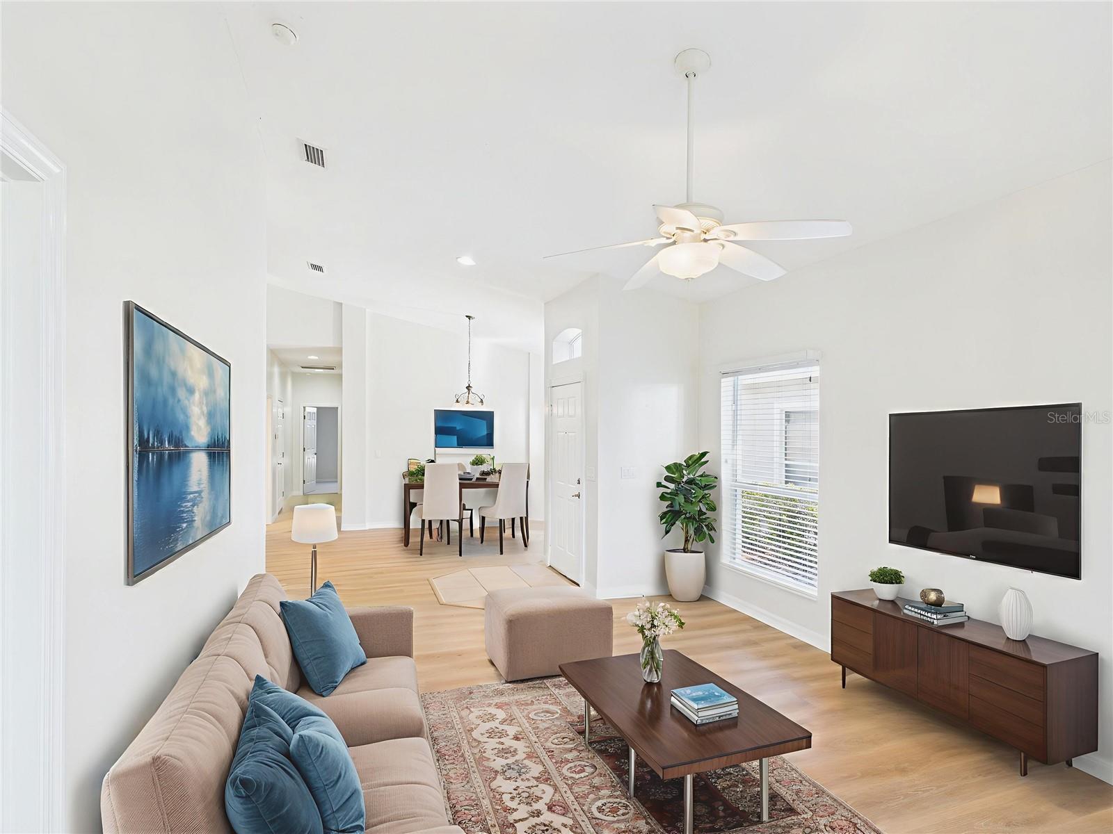 TRADITIONS PH 01 - Residential