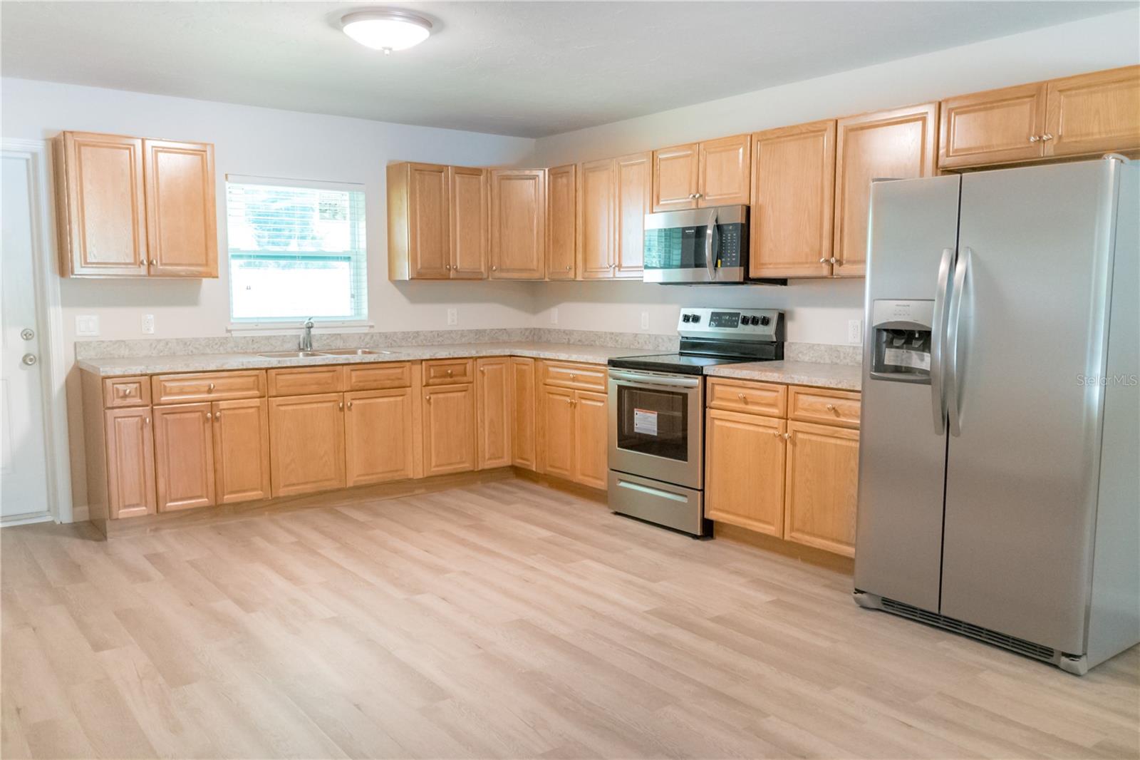 ACREAGE - Residential Income