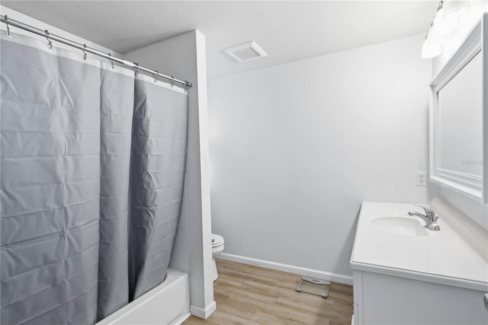 ACREAGE - Residential Income