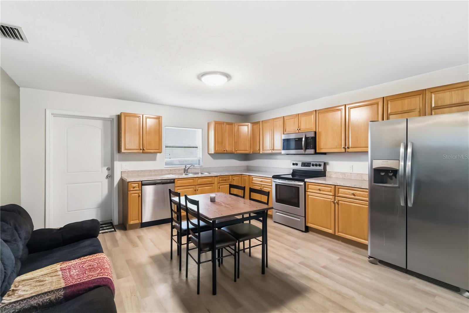 ACREAGE - Residential Income