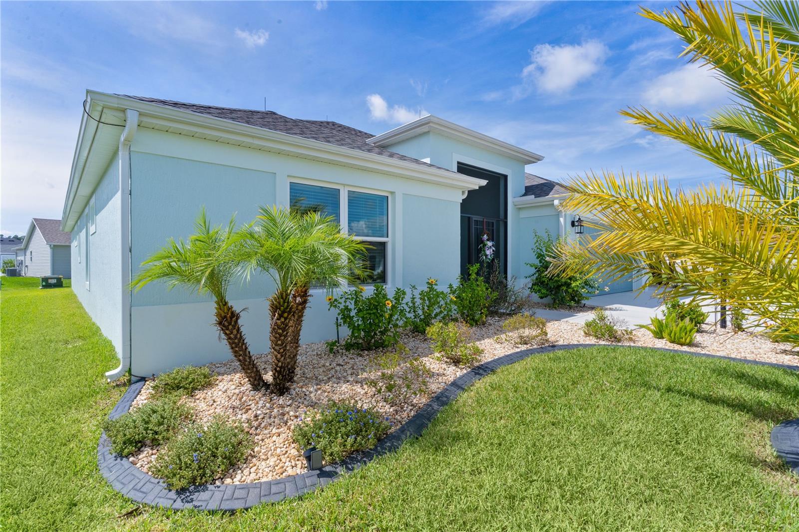 3432 NISBET LOOP