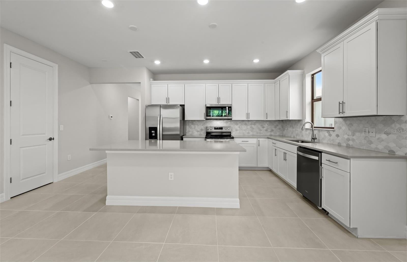 2633 GABEL OAK DRIVE, NORTH PORT, FL, 34289 1 2633 GABEL OAK DRIVE