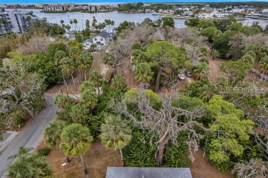 RIVER GULF POINT - Land