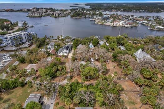 RIVER GULF POINT - Land