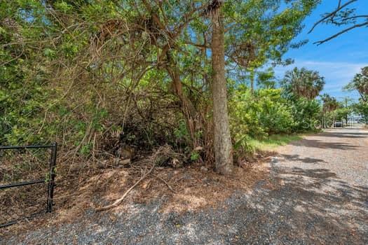 RIVER GULF POINT - Land