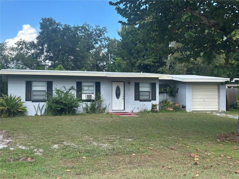 Photo of 541 E 3rd Street, Chuluota, FL 32766 (MLS # O6347983)