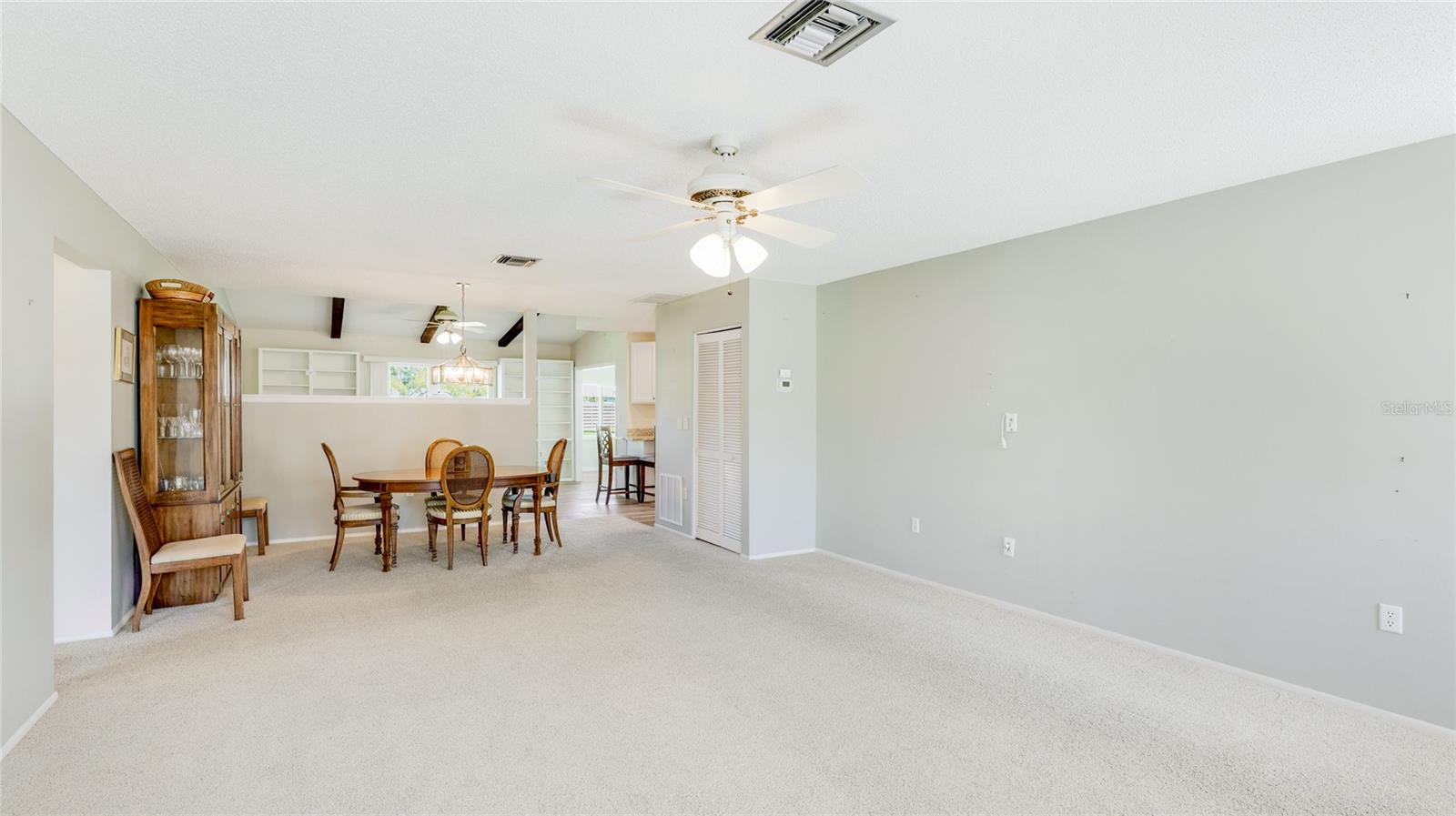 4172 OAKHURST CIRCLE W