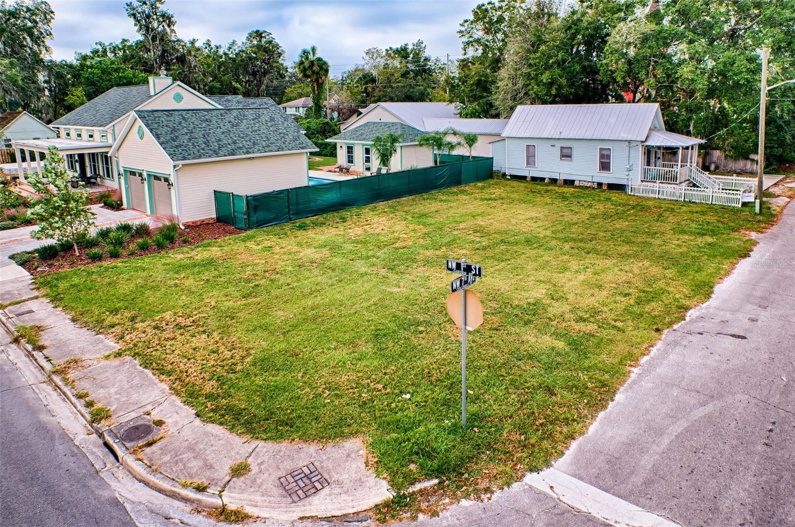 Prime investment opportunity in the heart of Downtown Gainesville! This vacant piece of land is zoned U4, making it ideal for the development of multi-family housing. With its versatile zoning designation, the property supports a range of residential possibilities, from townhomes to apartment complexes, offering significant potential for income-producing projects.
Situated in a thriving urban area, this lot boasts excellent proximity to key destinations, including the University of Florida, Shands Hospital, vibrant local dining, shopping, and cultural attractions. The U4 zoning encourages higher-density residential development while maintaining a community-focused atmosphere, perfect for developers looking to meet the growing demand for urban living in Gainesville.
Don't miss this rare chance to build in a highly desirable downtown location. Contact us today for more information on how this property can be the foundation of your next successful development project! Survey available!