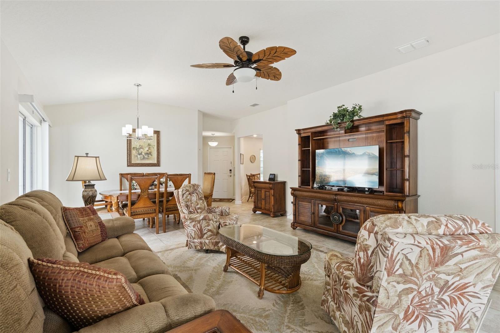 TRADITIONS PH 02 - Residential