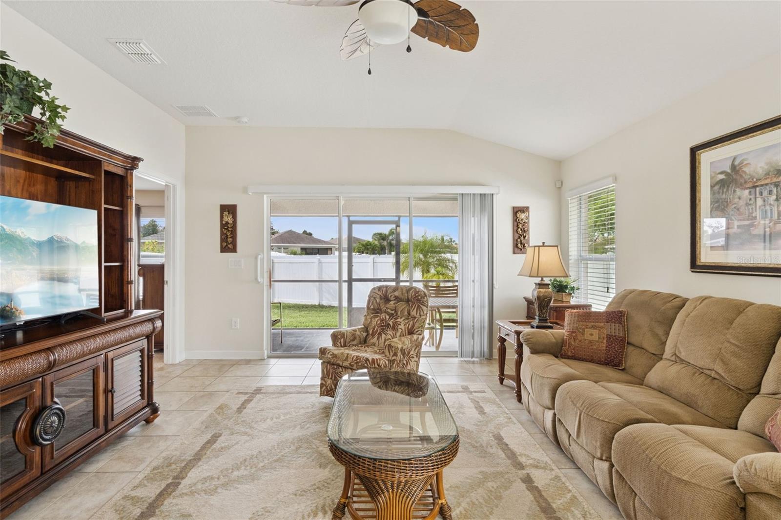 TRADITIONS PH 02 - Residential