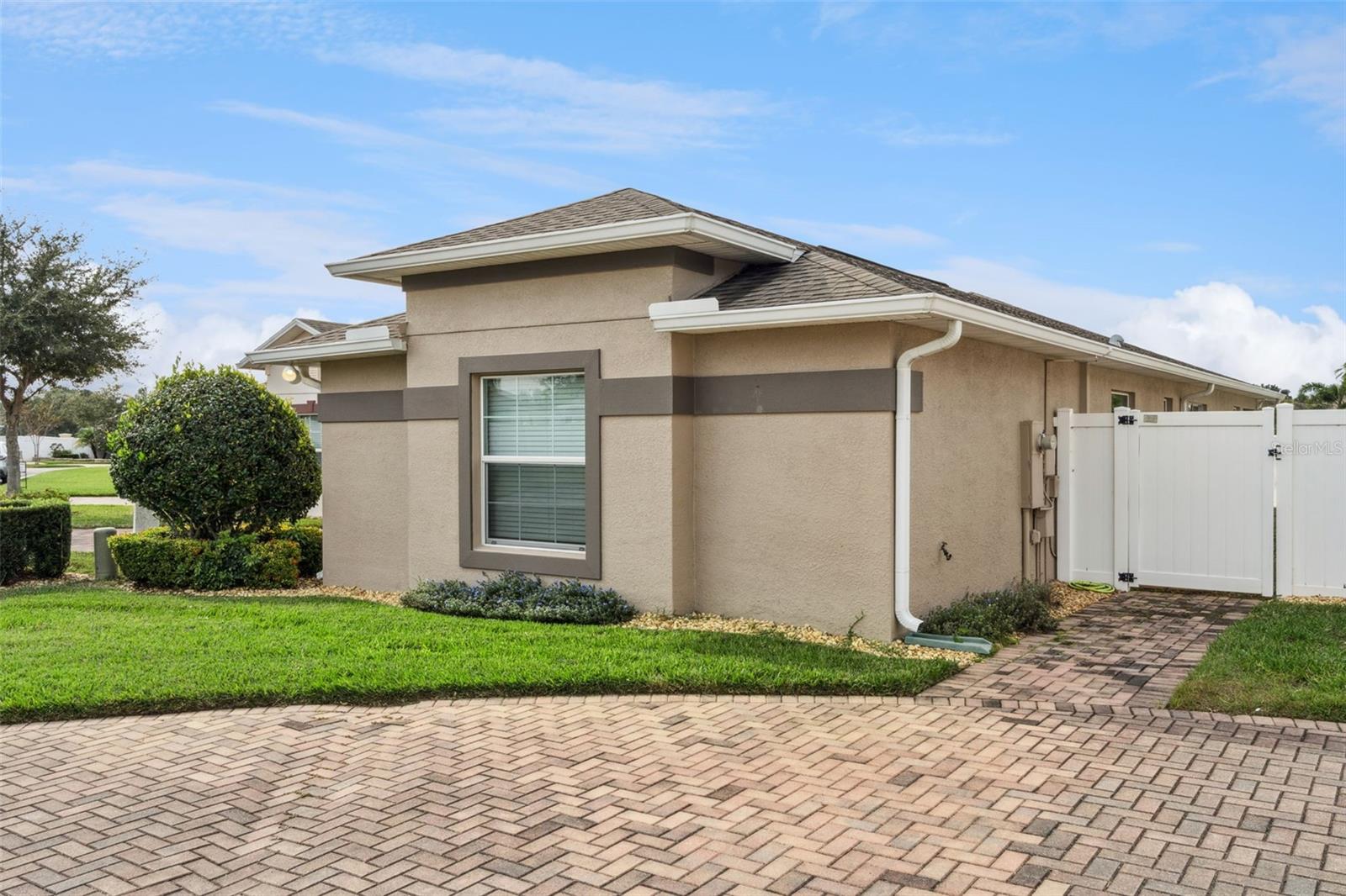 TRADITIONS PH 02 - Residential