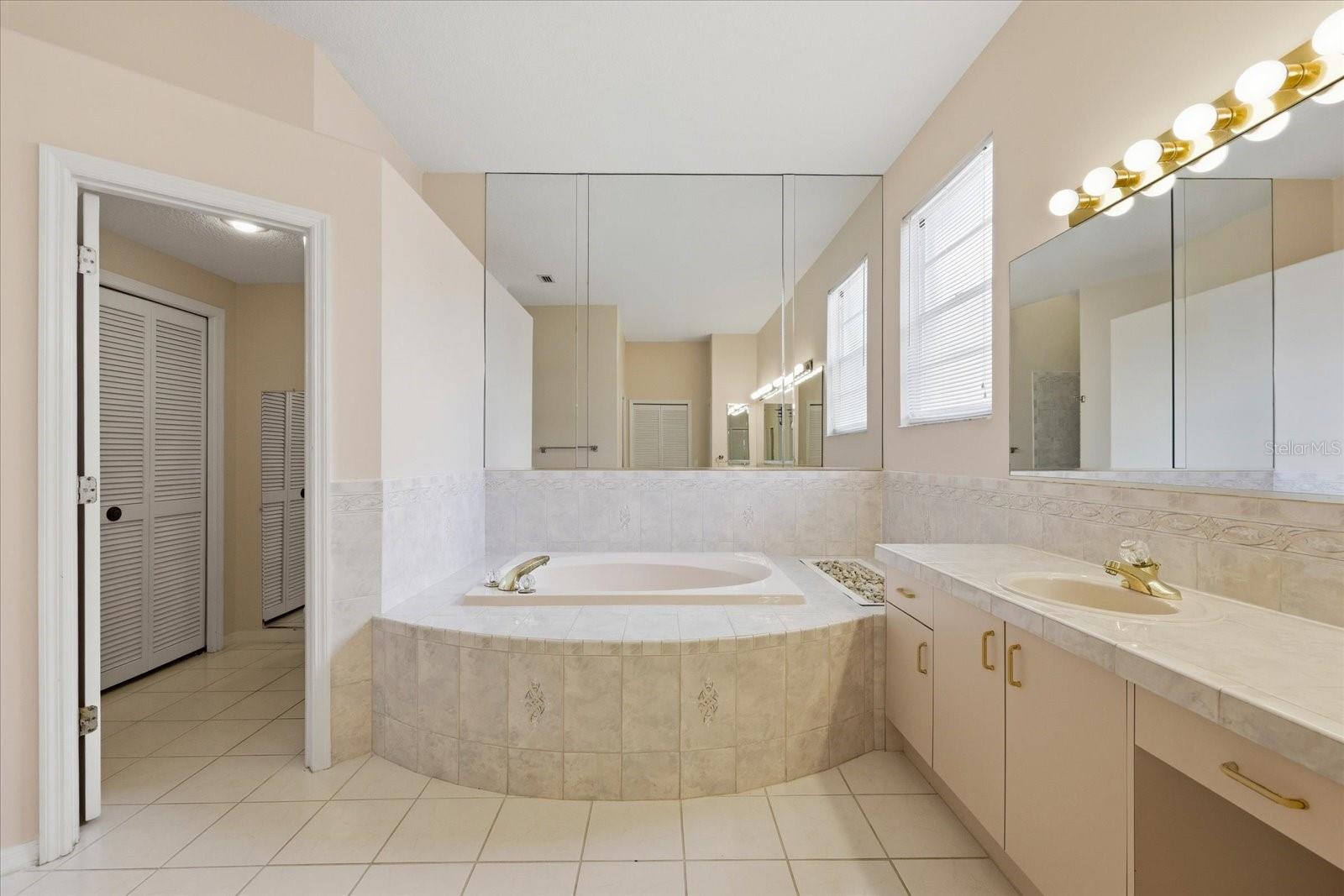 CRESCENT OAKS COUNTRY CLUB PH 1 - Residential