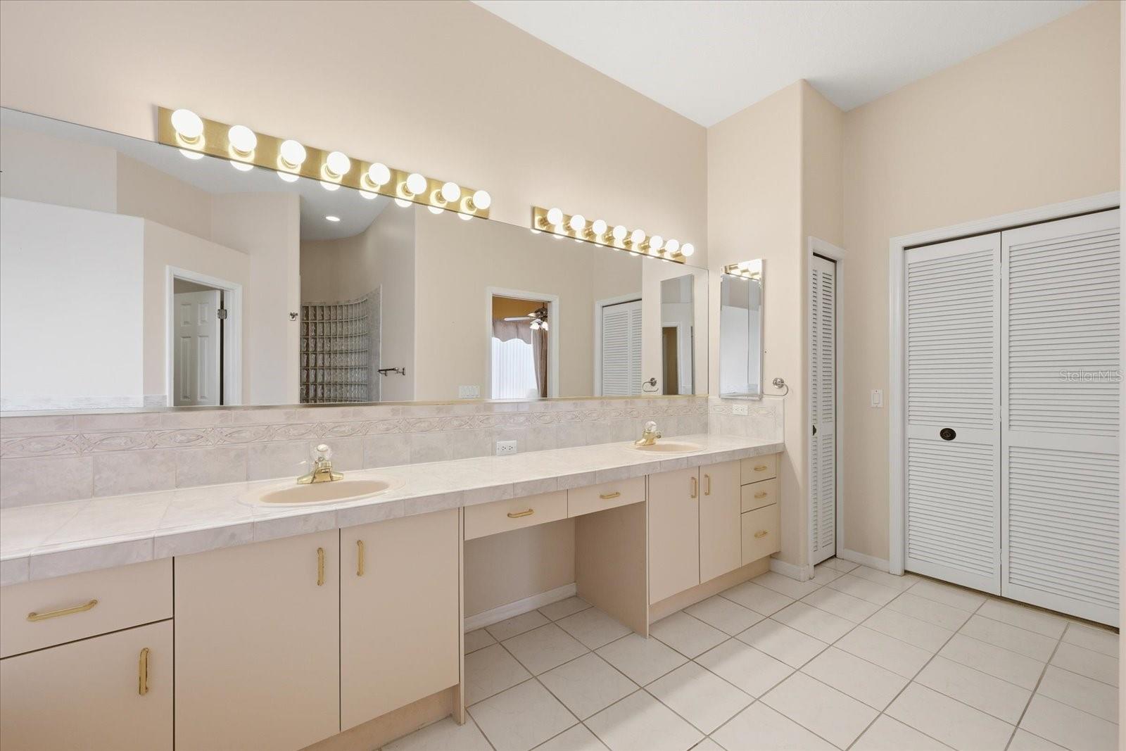 CRESCENT OAKS COUNTRY CLUB PH 1 - Residential