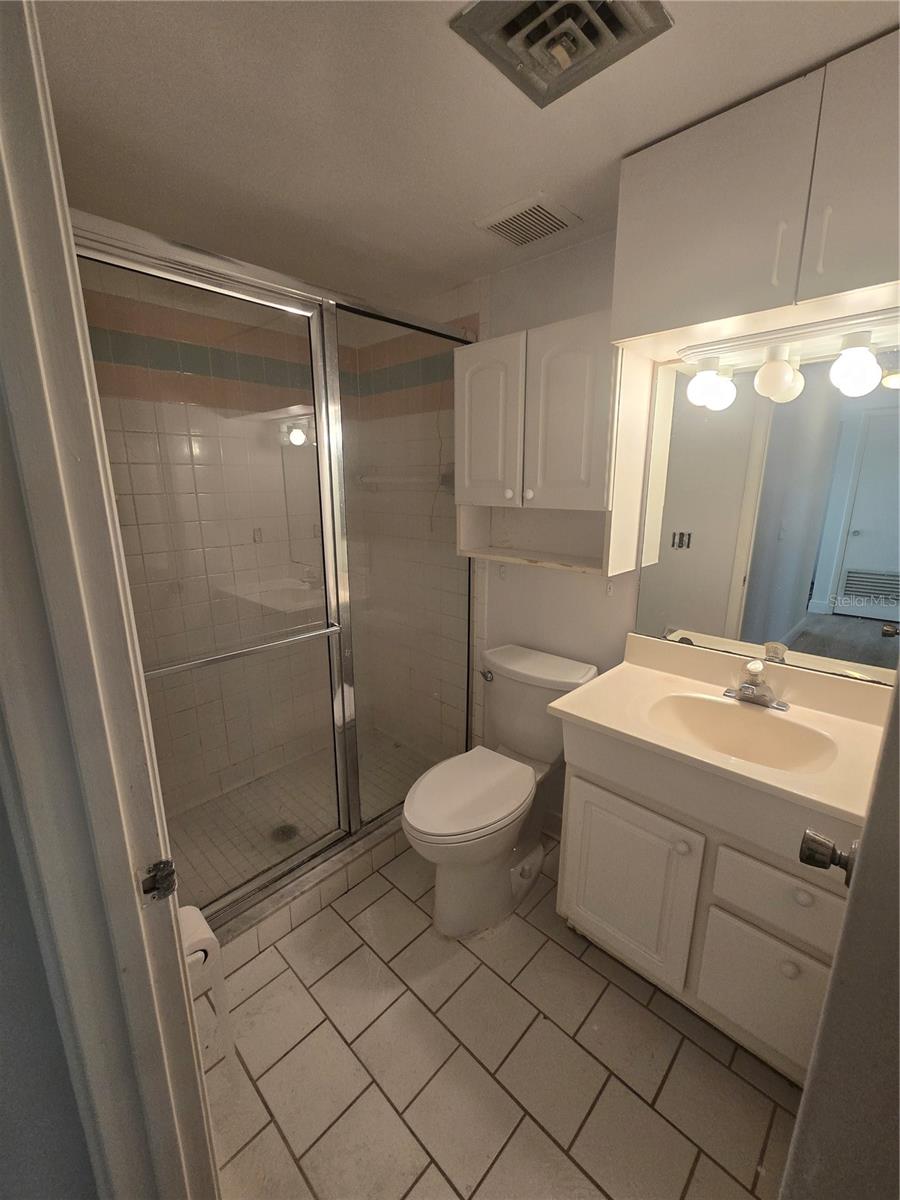 624 WHITE PINE TREE ROAD 5