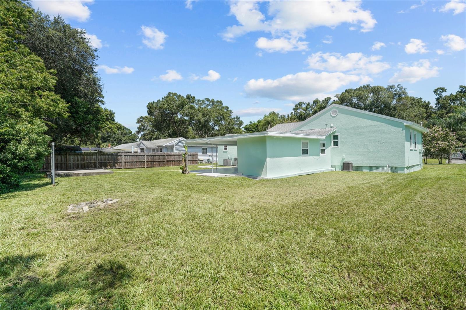 RIVERSIDE NORTH - Residential Lease