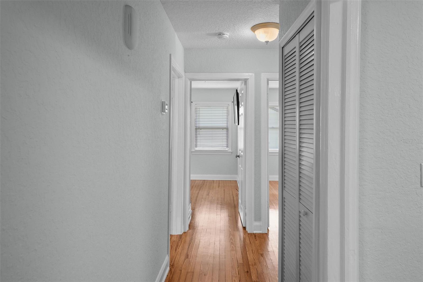 RIVERSIDE NORTH - Residential Lease