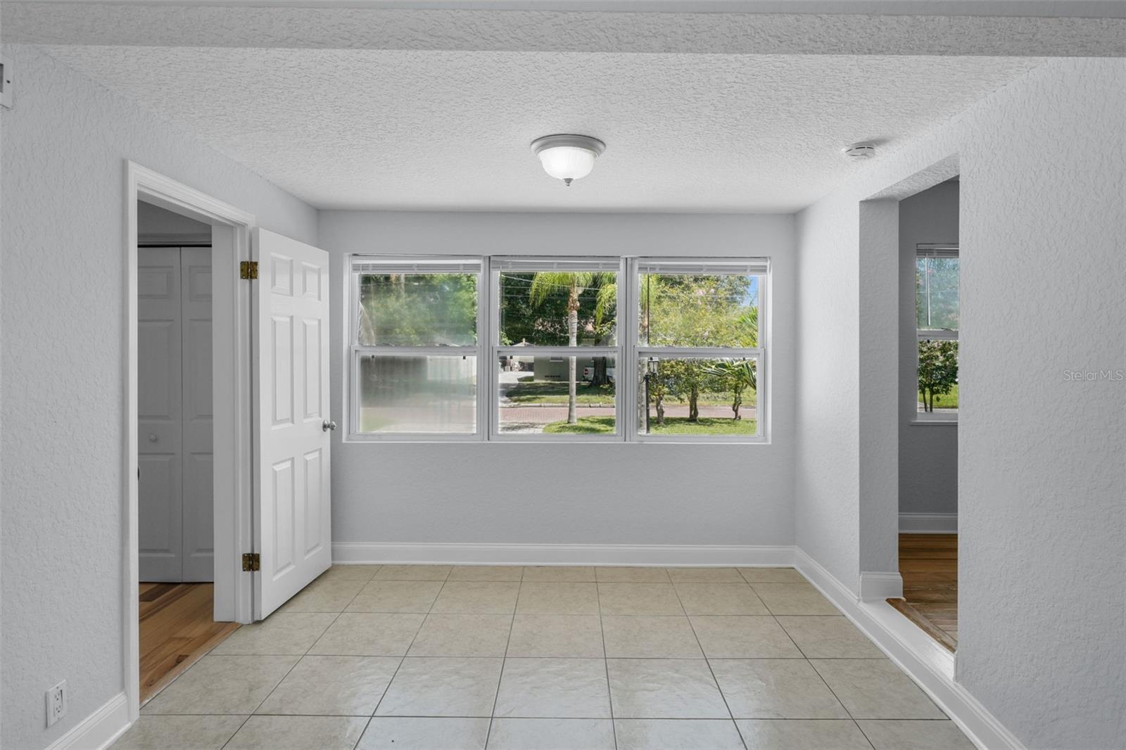 RIVERSIDE NORTH - Residential Lease