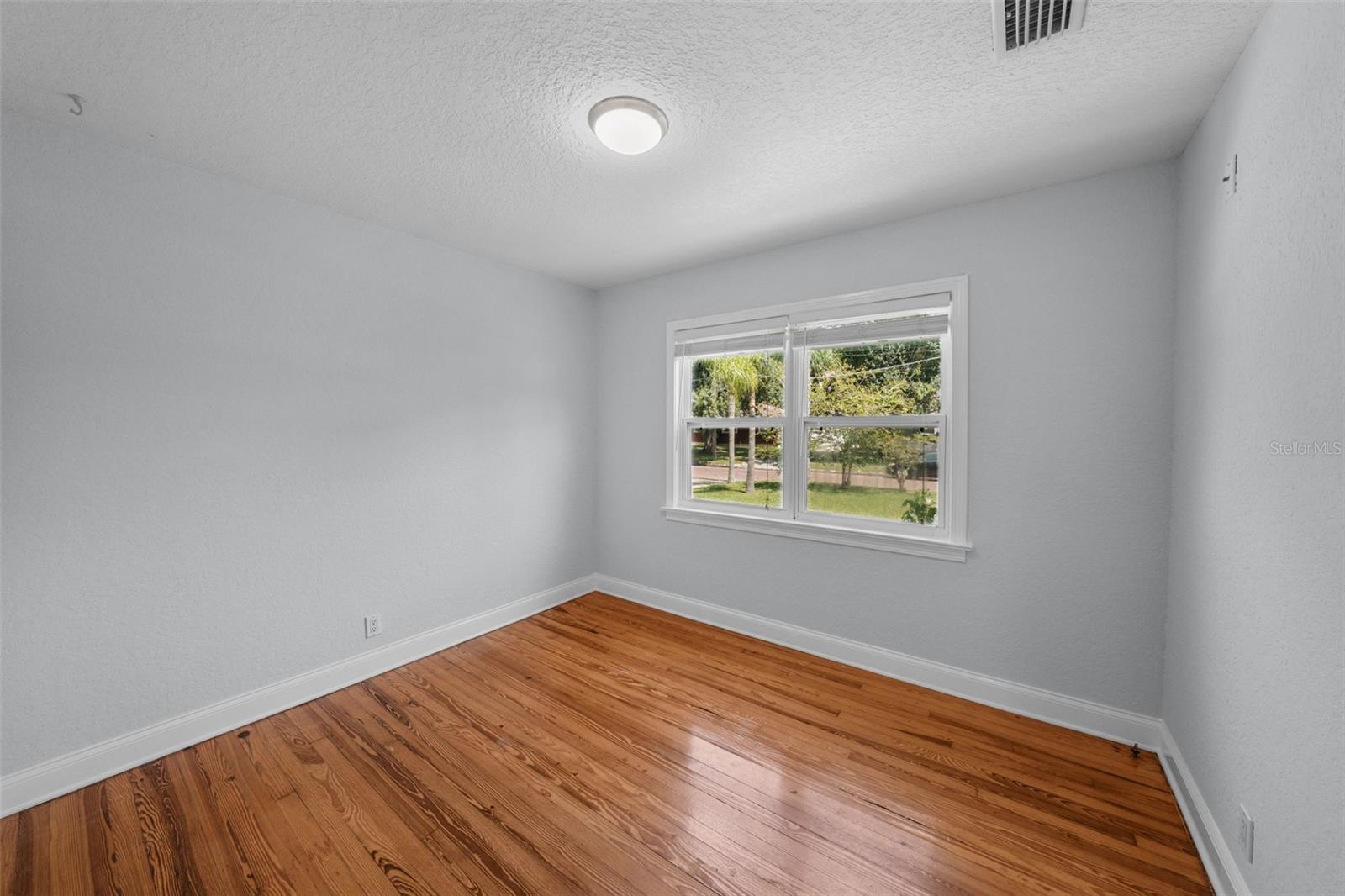 RIVERSIDE NORTH - Residential Lease
