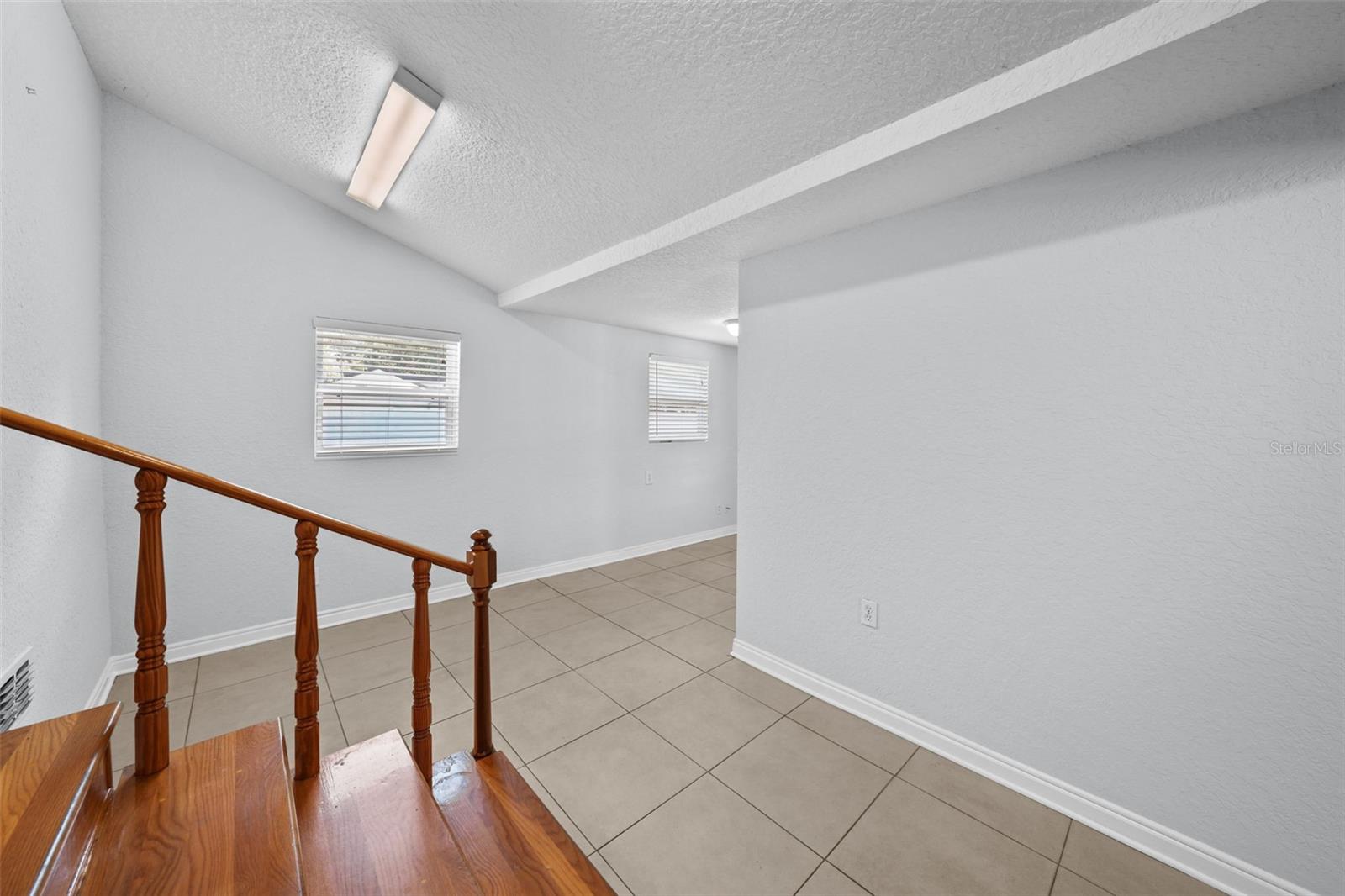 RIVERSIDE NORTH - Residential Lease
