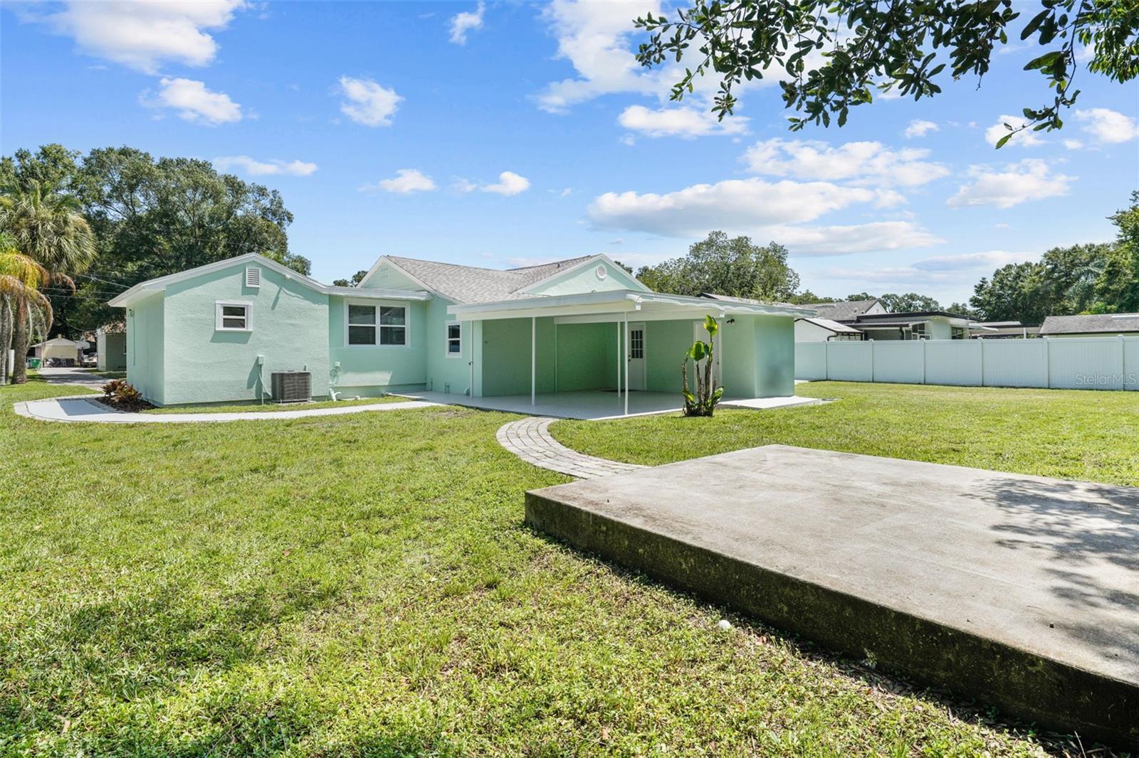 RIVERSIDE NORTH - Residential Lease