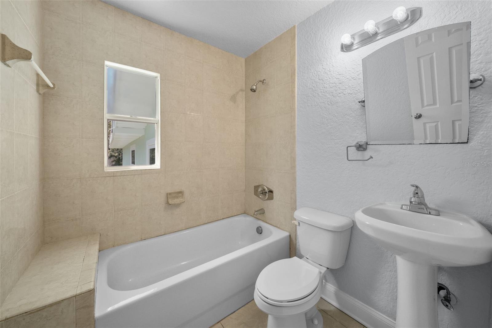 RIVERSIDE NORTH - Residential Lease