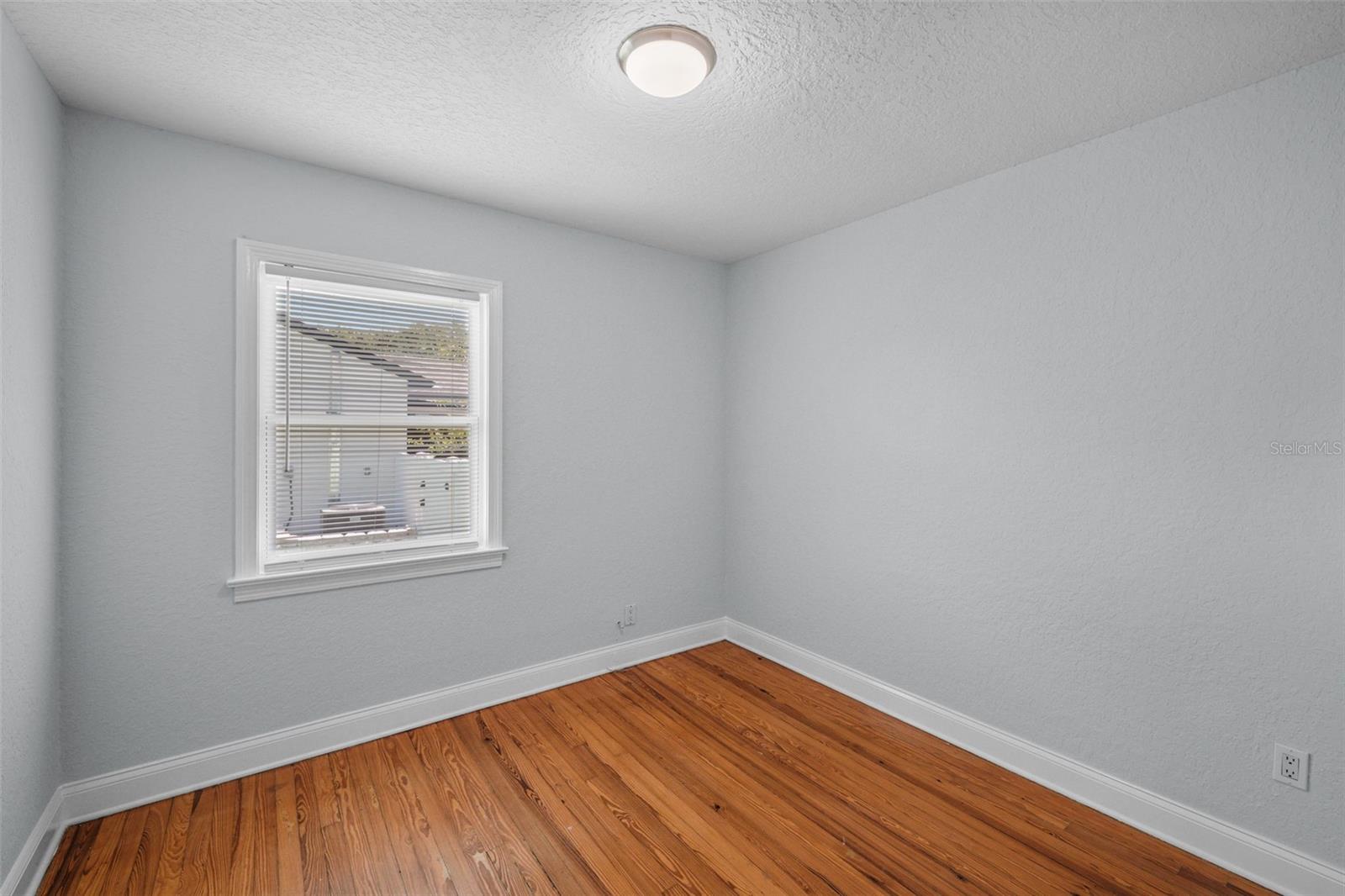 RIVERSIDE NORTH - Residential Lease