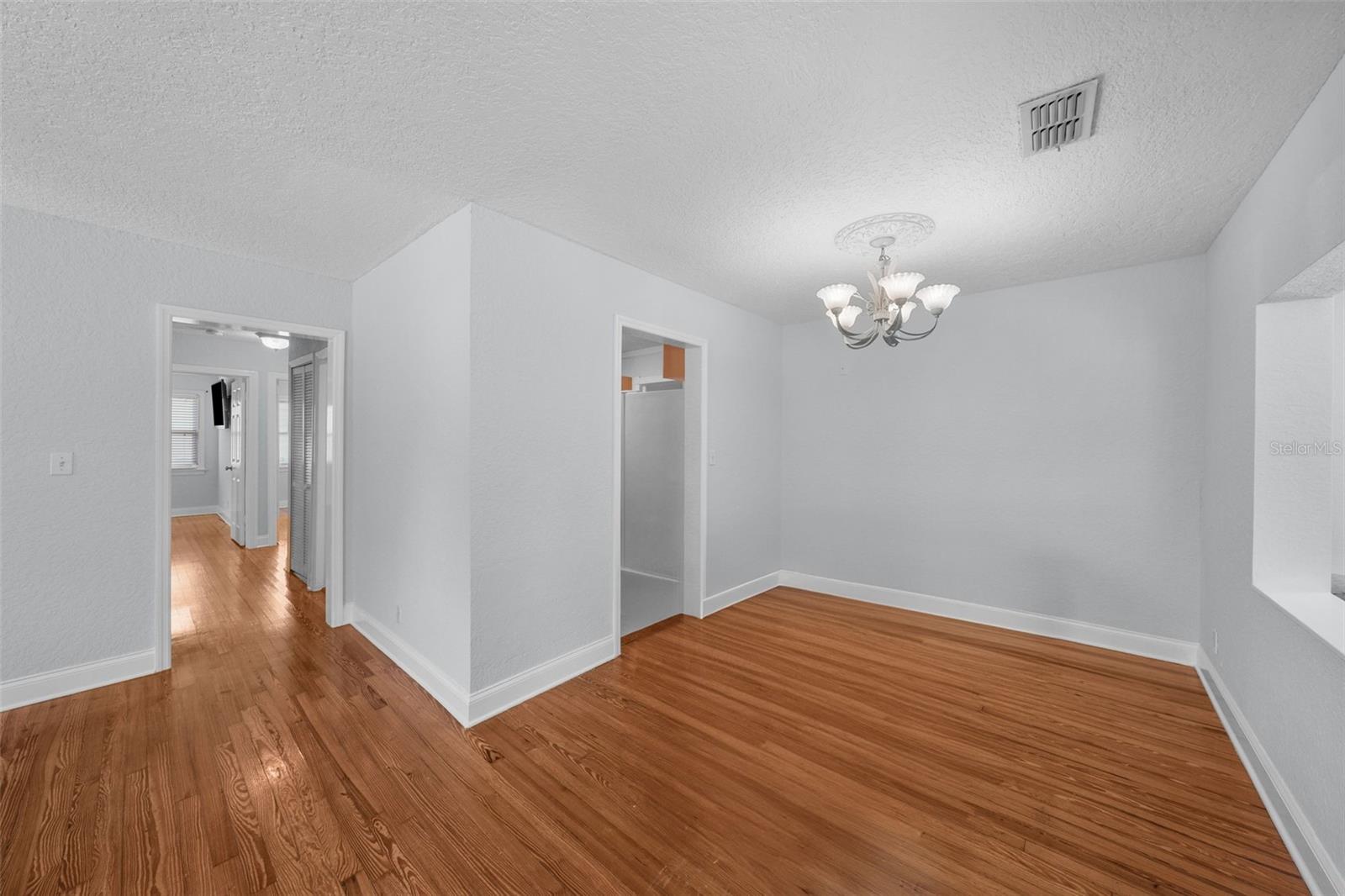 RIVERSIDE NORTH - Residential Lease