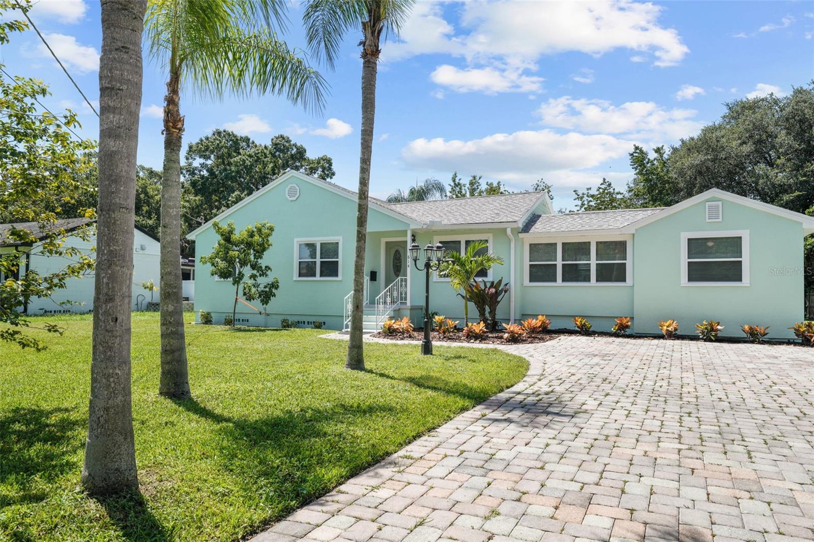 RIVERSIDE NORTH - Residential Lease