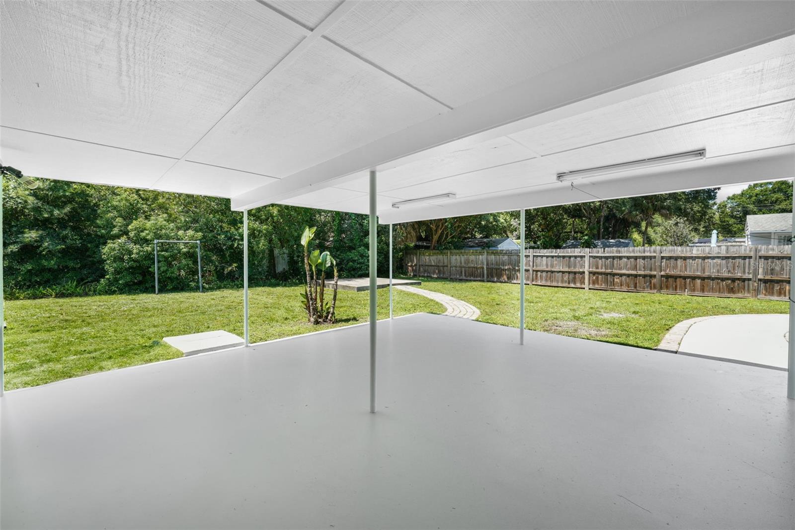 RIVERSIDE NORTH - Residential Lease
