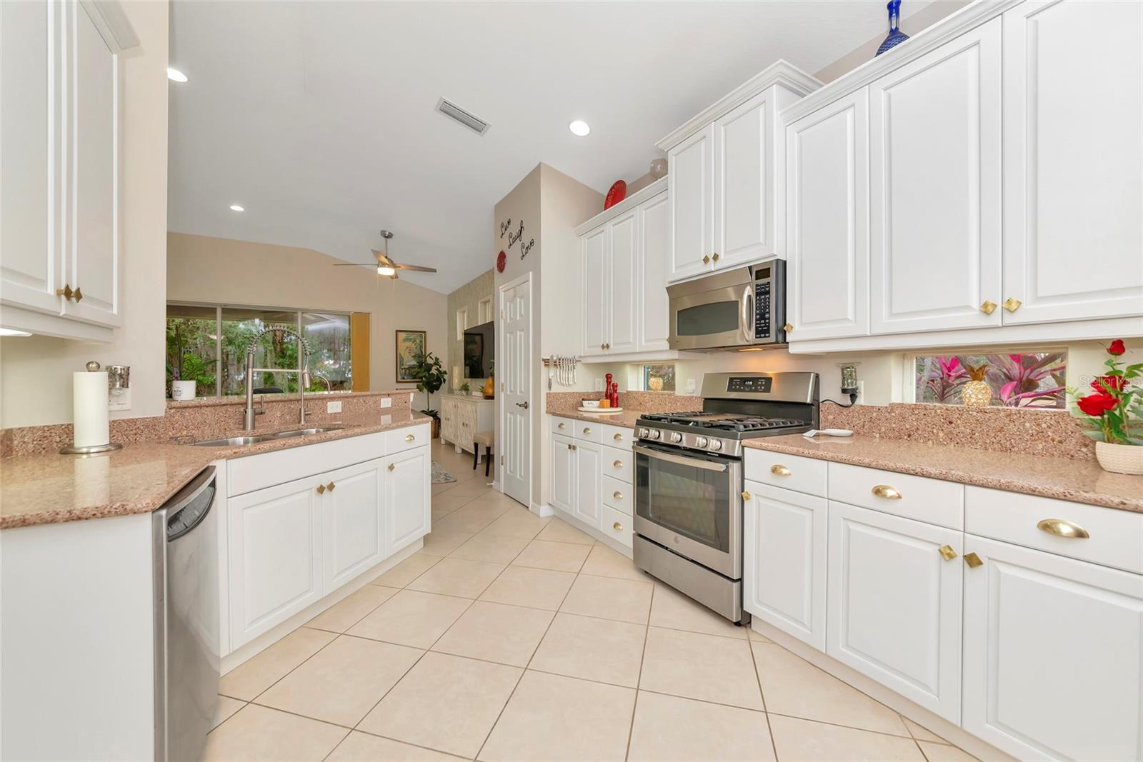 HARBORAGE ON BRADEN RIVER PH I - Residential