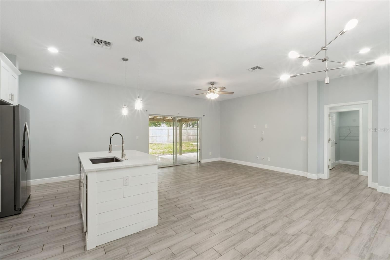1221 3RD STREET