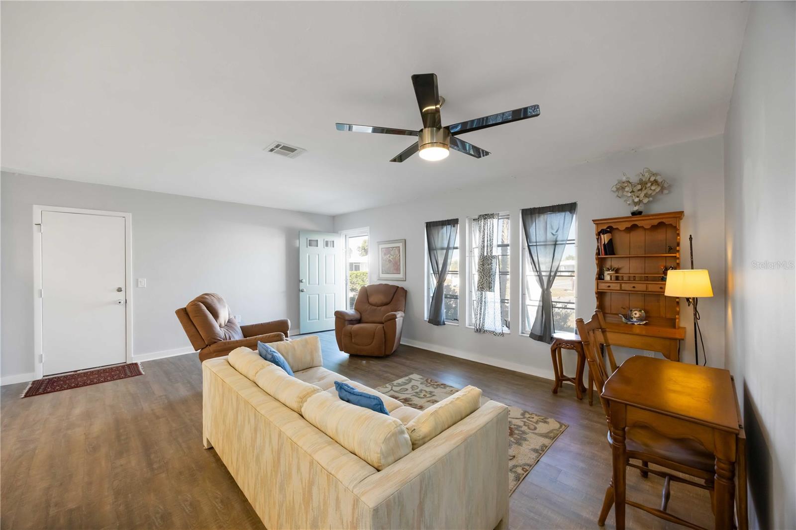 CIRCLE WOODS OF VENICE 1 - Residential