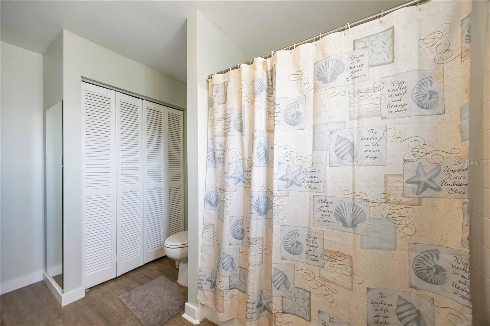 CIRCLE WOODS OF VENICE 1 - Residential