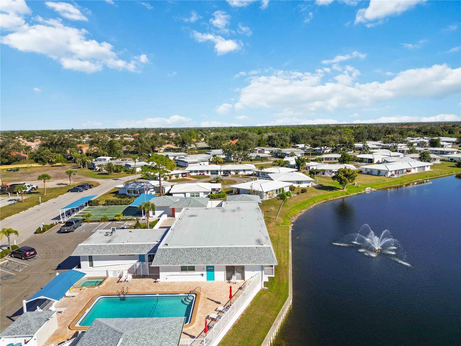 CIRCLE WOODS OF VENICE 1 - Residential