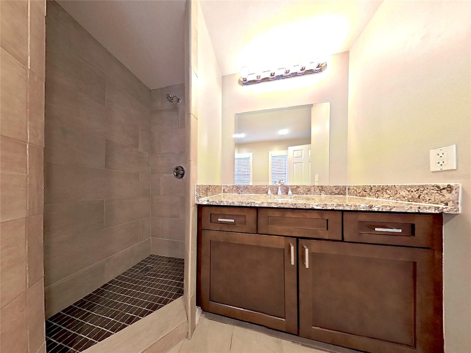 WEKIVA CLUB ESTATES SEC 03 - Residential Lease