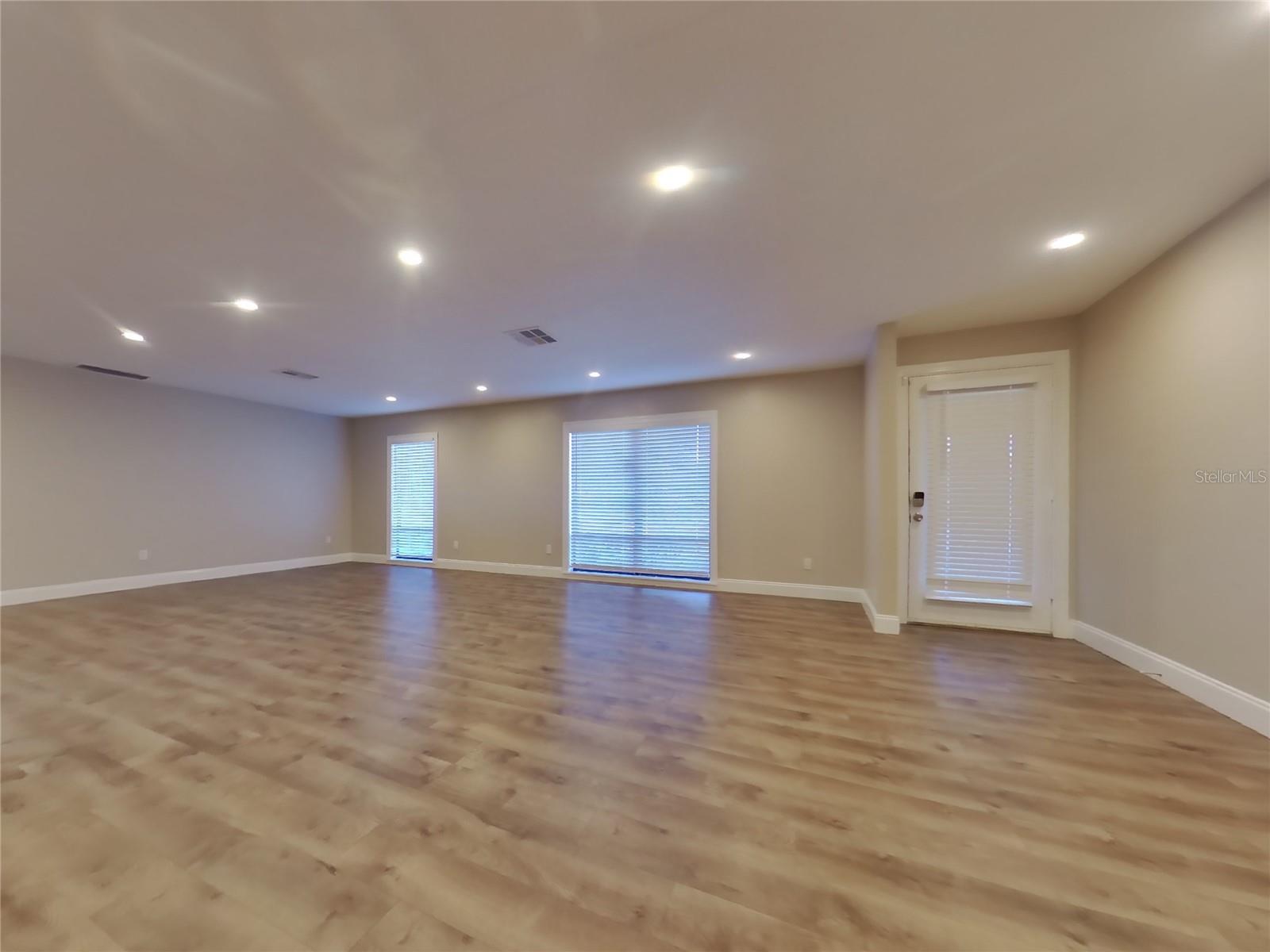 WEKIVA CLUB ESTATES SEC 03 - Residential Lease