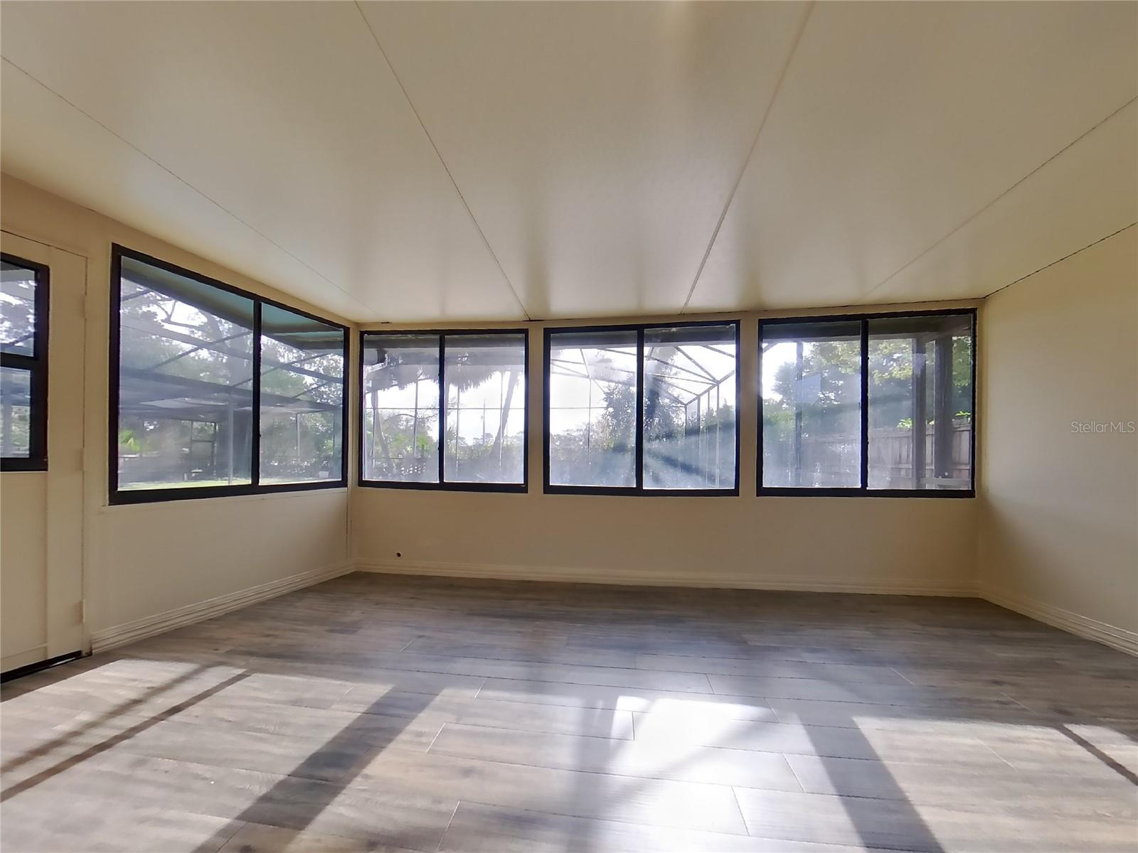 WEKIVA CLUB ESTATES SEC 03 - Residential Lease