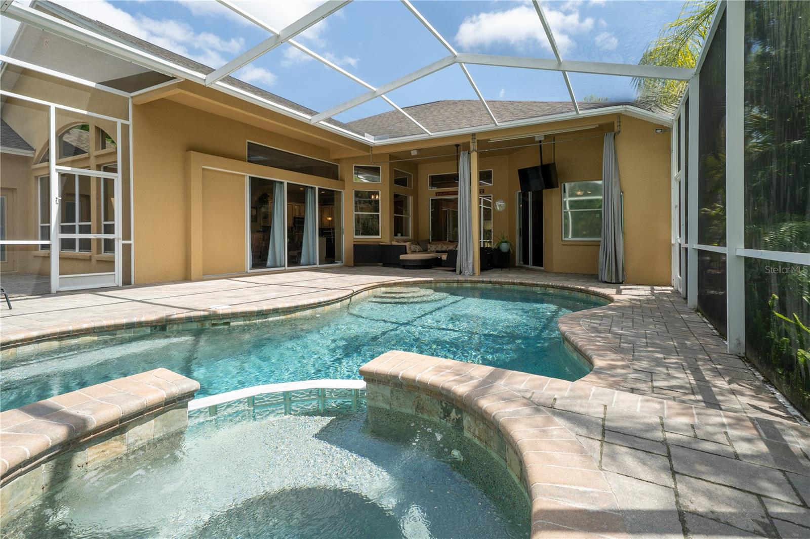 8376 GOLDEN PRAIRIE DRIVE