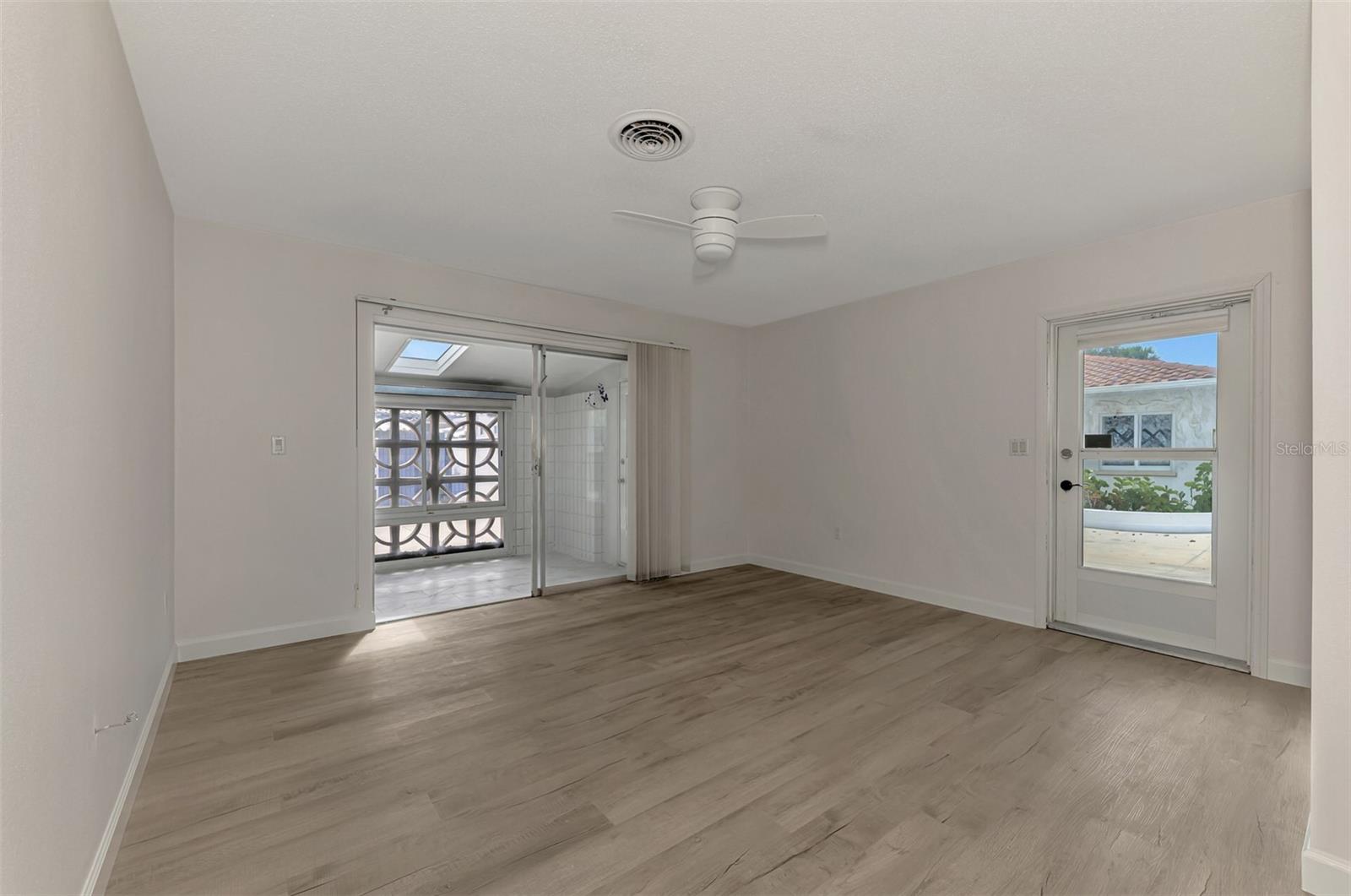 SEA VILLAS - Residential