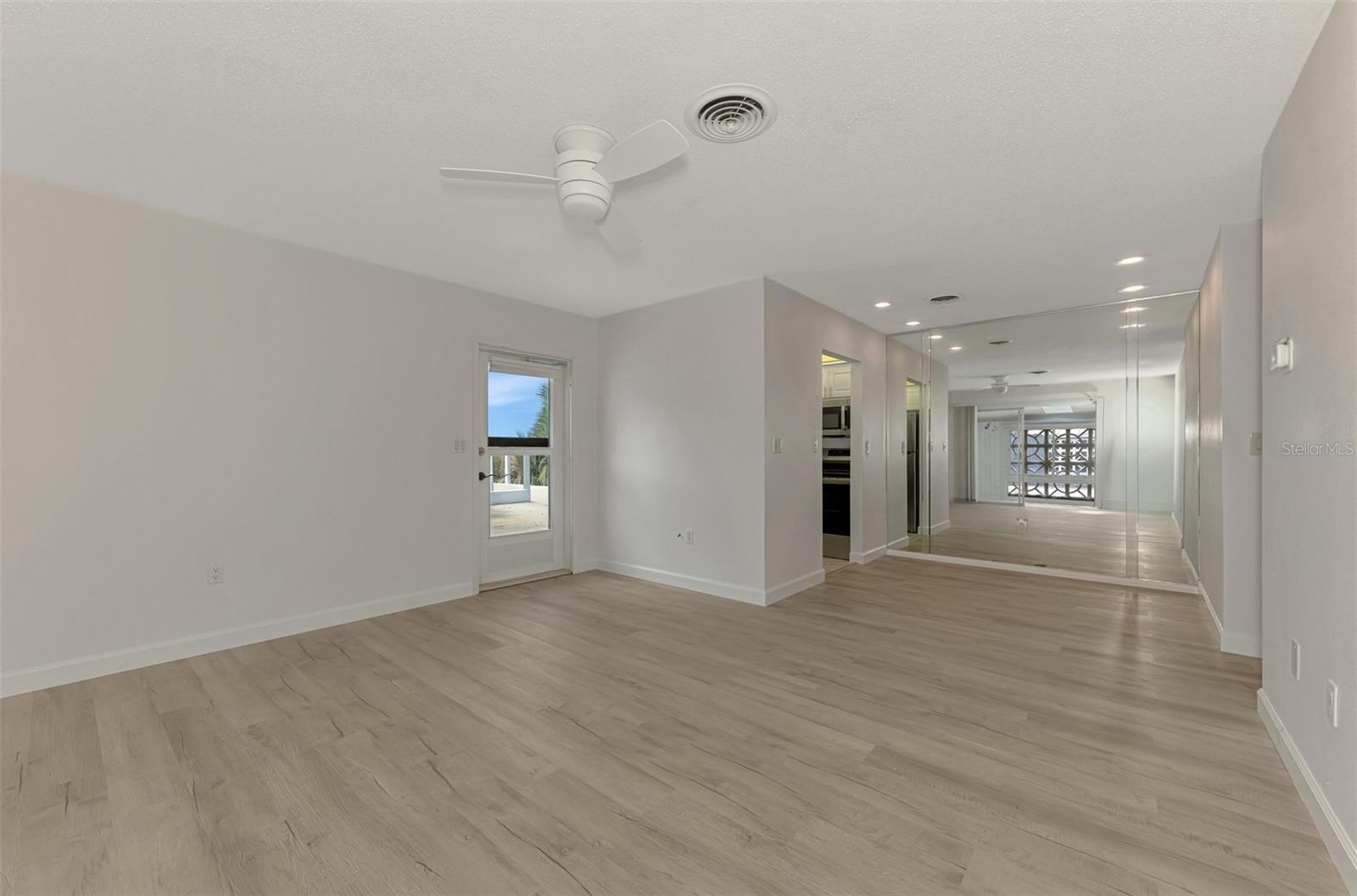 SEA VILLAS - Residential