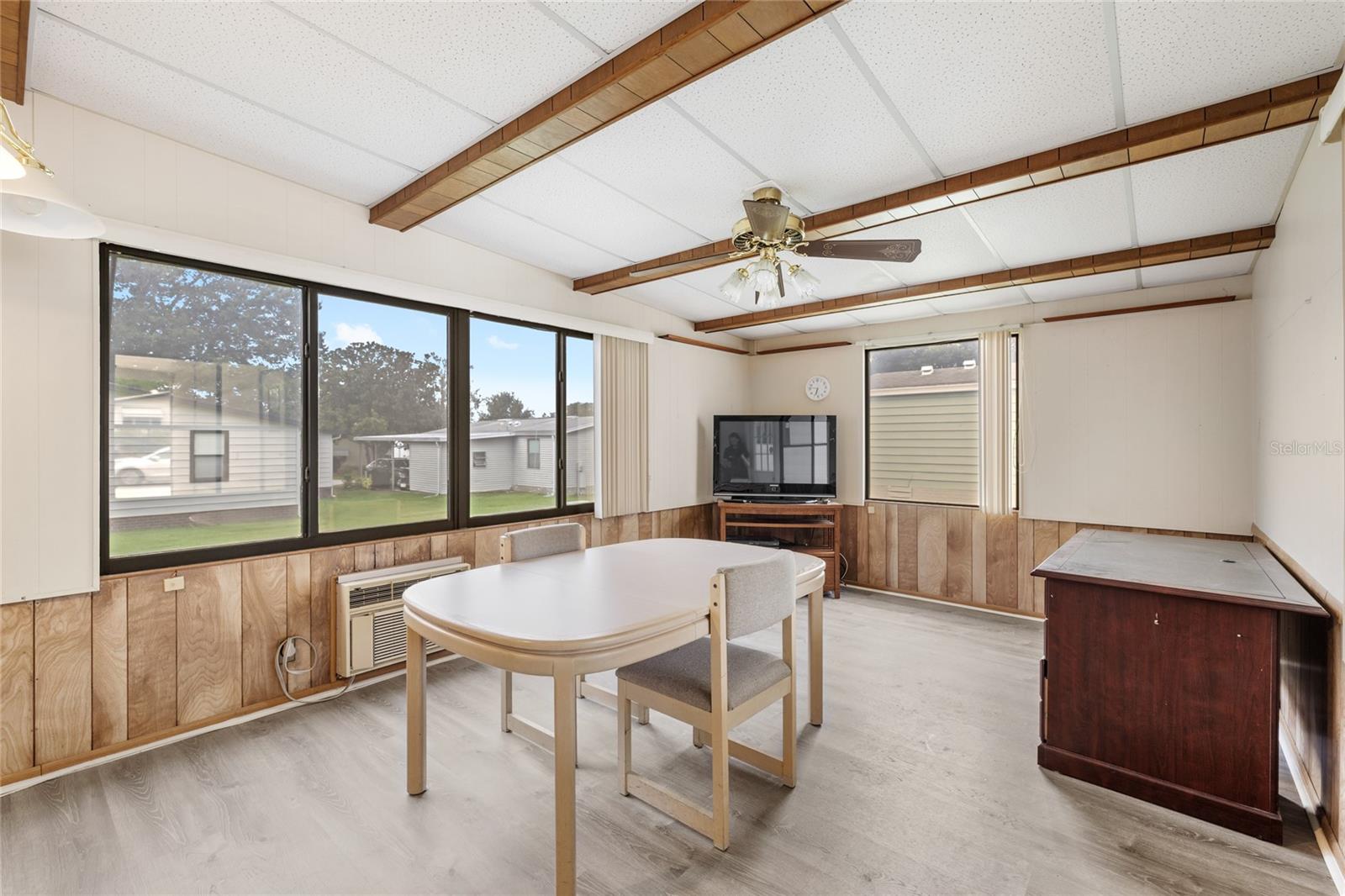 LADY LAKE ORANGE BLOSSOM GARDENS UNIT 09 - Residential