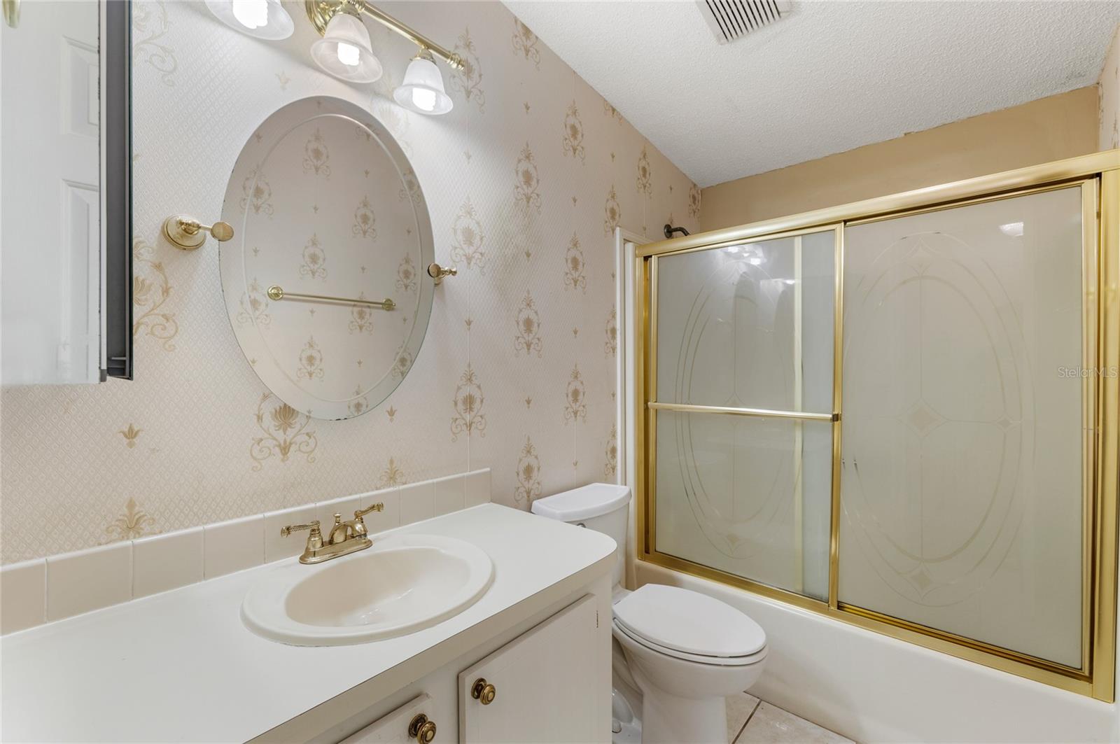 LADY LAKE ORANGE BLOSSOM GARDENS UNIT 09 - Residential